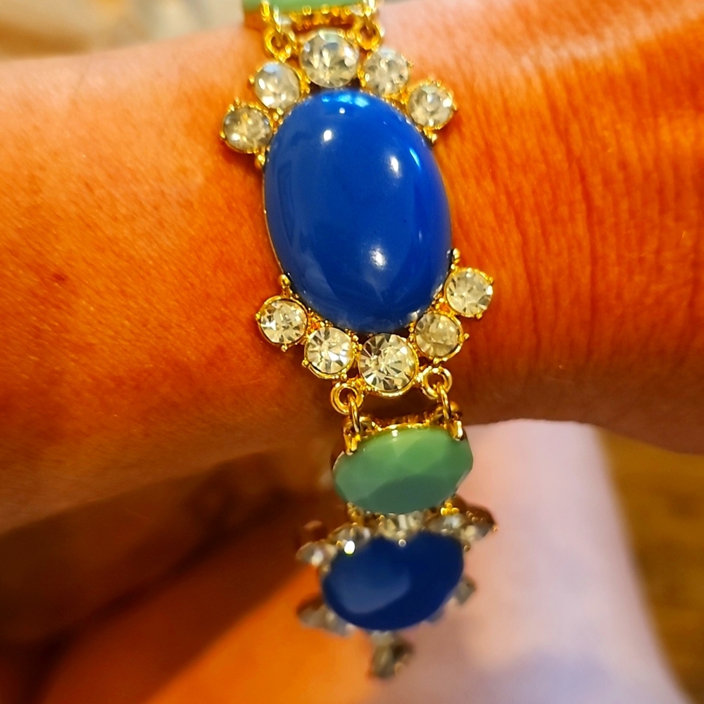 Bracelet, Maker Unknown, Very Pretty - image 1